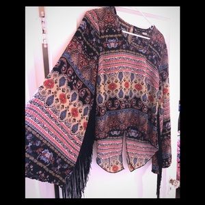70’s, Boho vibe top - bell sleeves with fringe*